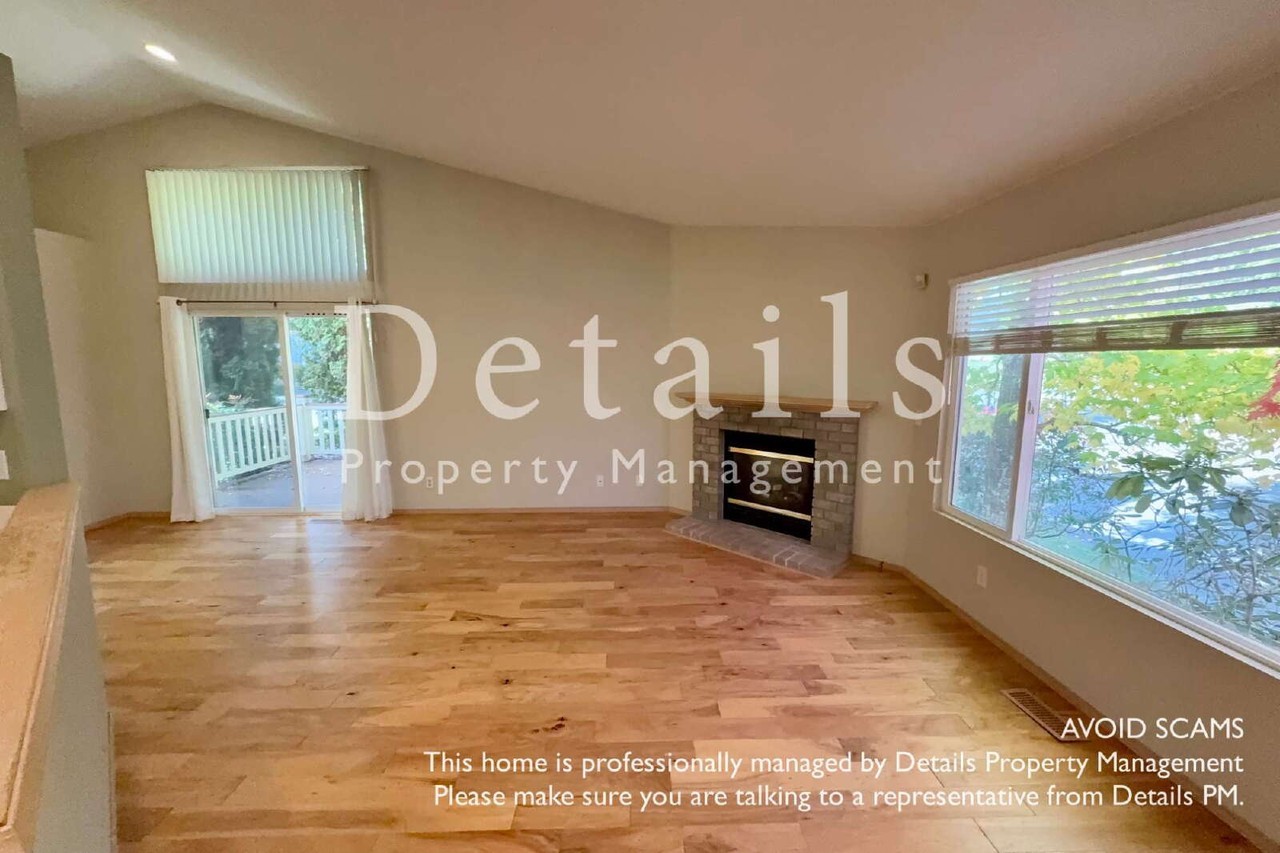1270 Nw Sea Mist Ln - Photo 4 of 22