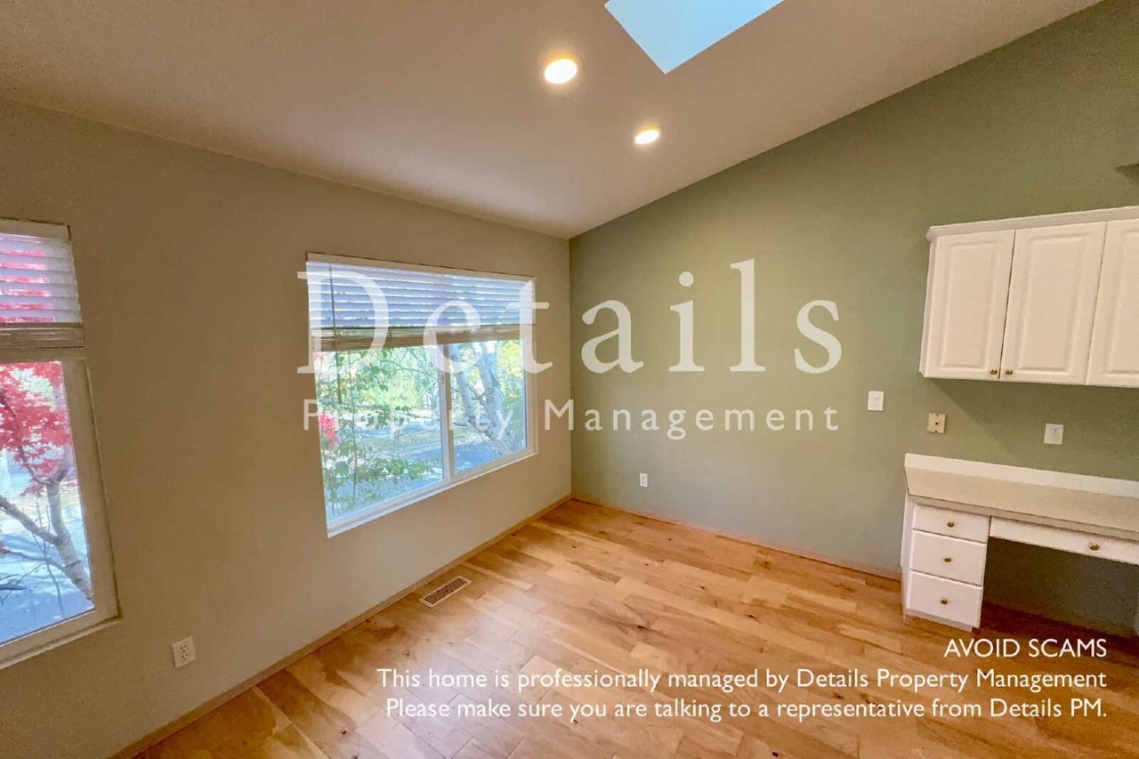 1270 Nw Sea Mist Ln - Photo 5 of 22