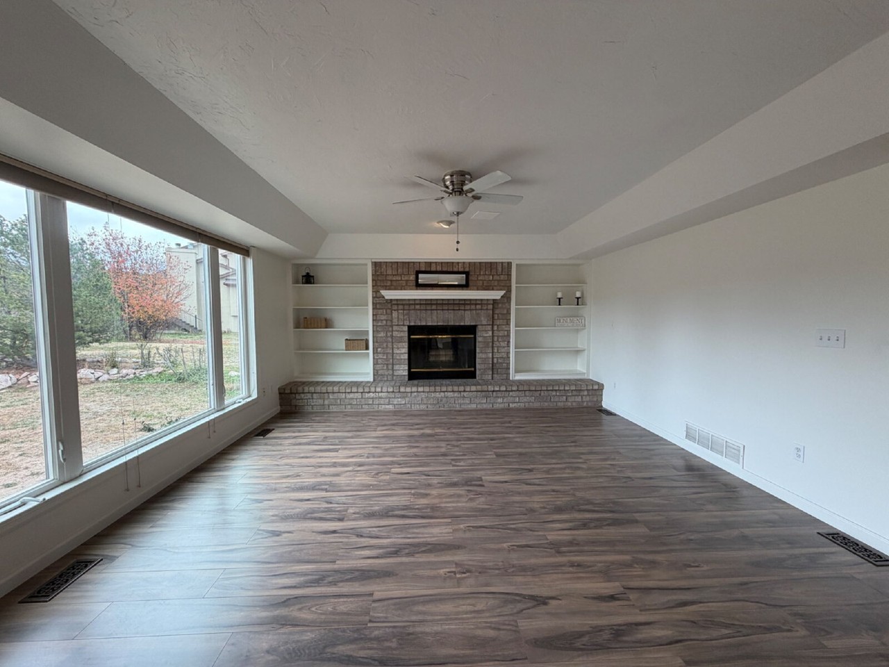 916 Caribou Dr W - Photo 3 of 23