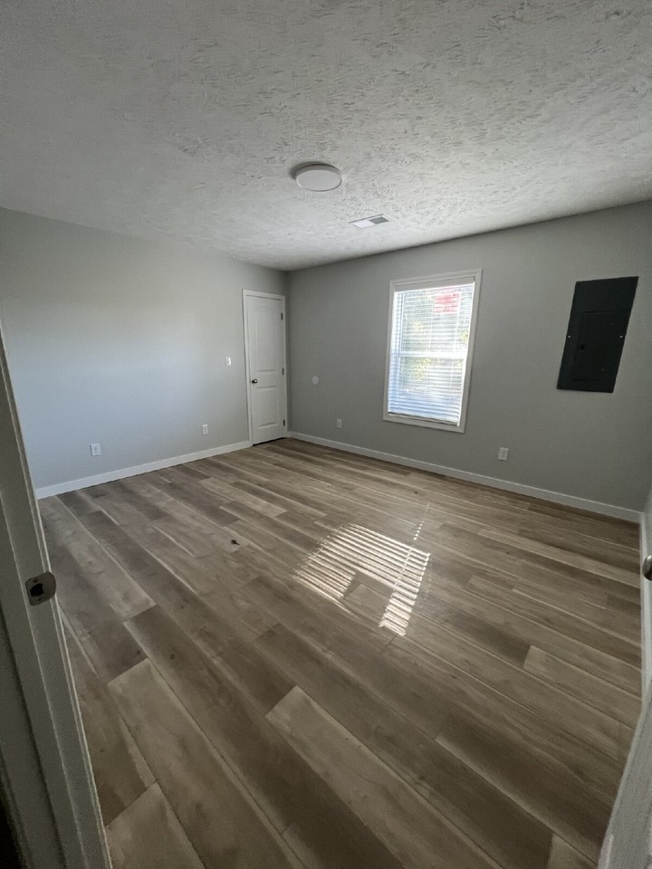 2412 Dodson St - Photo 6 of 13