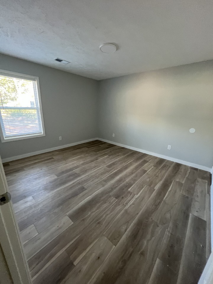 2412 Dodson St - Photo 7 of 13