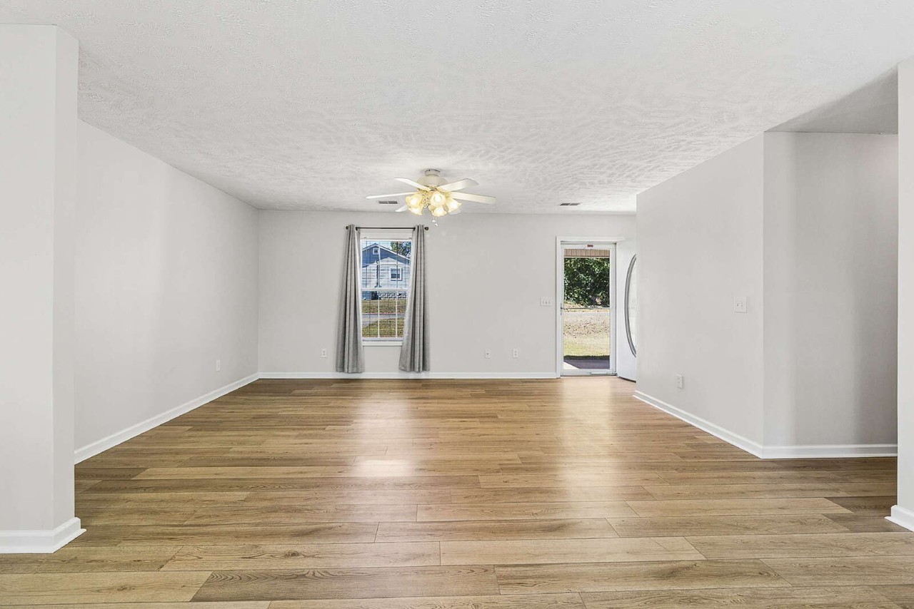 400 Mccoy Ct - Photo 3 of 32
