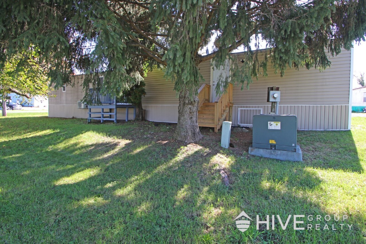 1715 Country Club Rd - Photo 3 of 17