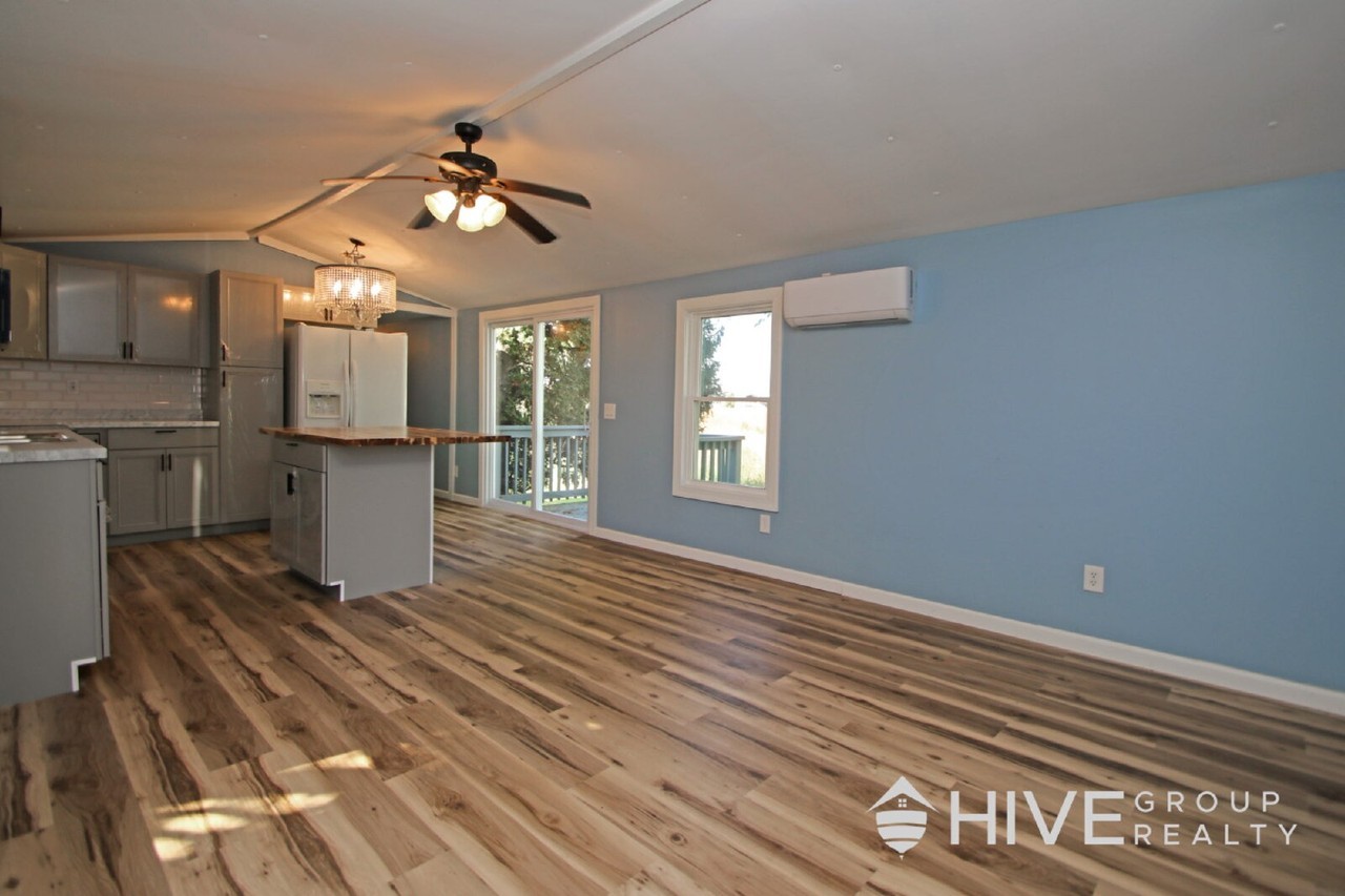 1715 Country Club Rd - Photo 4 of 17