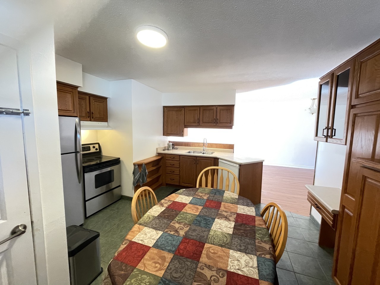 257 Demaine Crescent #Main - Photo 5 of 9