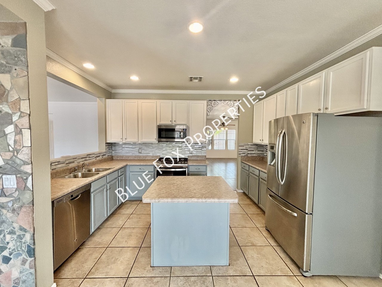 13724 E Oxmoor Valley Dr - Photo 2 of 31