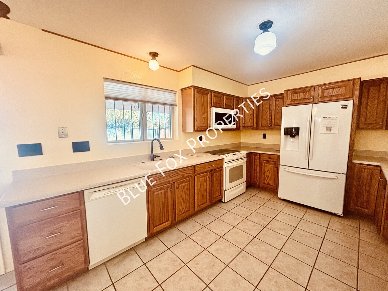 8401 E Stella Rd - Photo 6 of 22