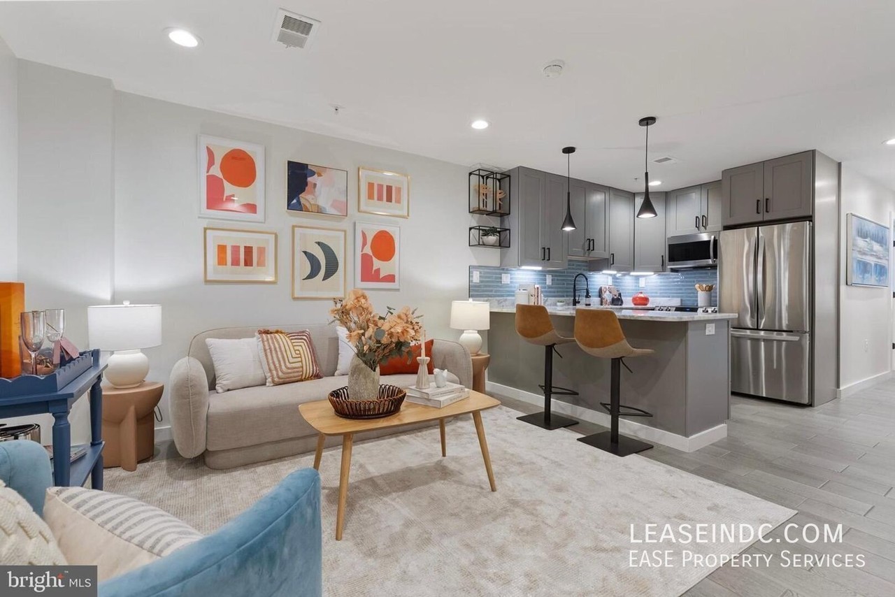 210 Varnum St Nw #1 - Photo 4 of 22