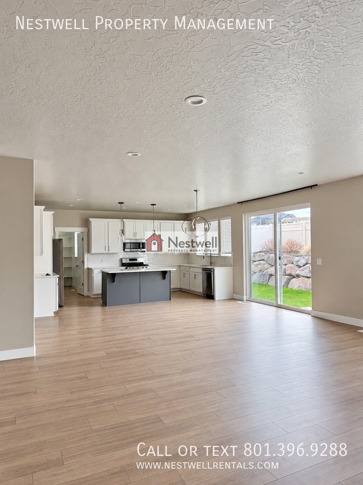 3653 S Garibaldi Way - Photo 6 of 22