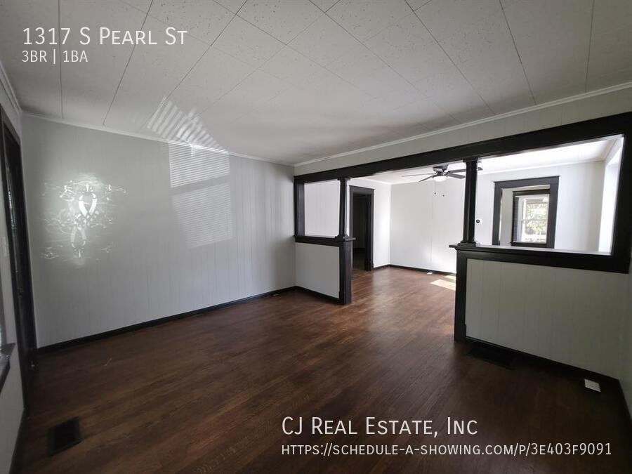 1317 S Pearl St - Photo 2 of 11