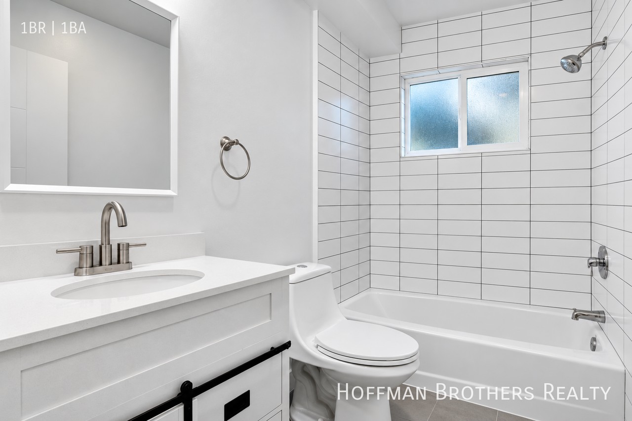 161 S Burlington Ave #10 - Photo 6 of 6