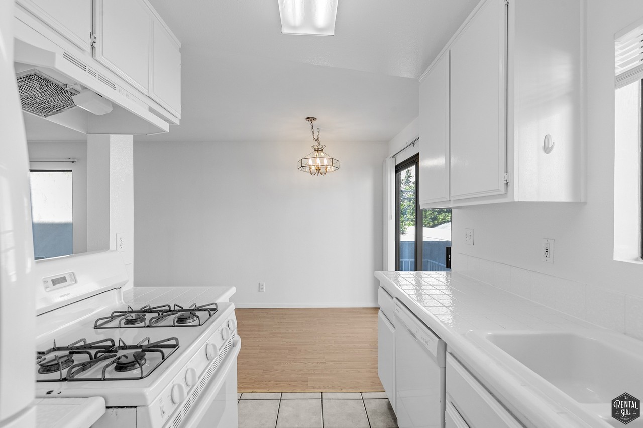 2490 Purdue Ave #1 - Photo 5 of 38