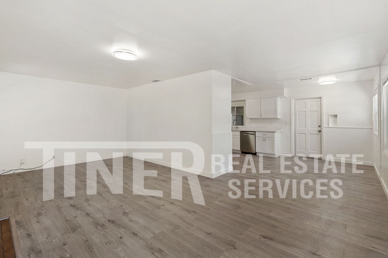 2228 22nd Ave - Photo 5 of 14