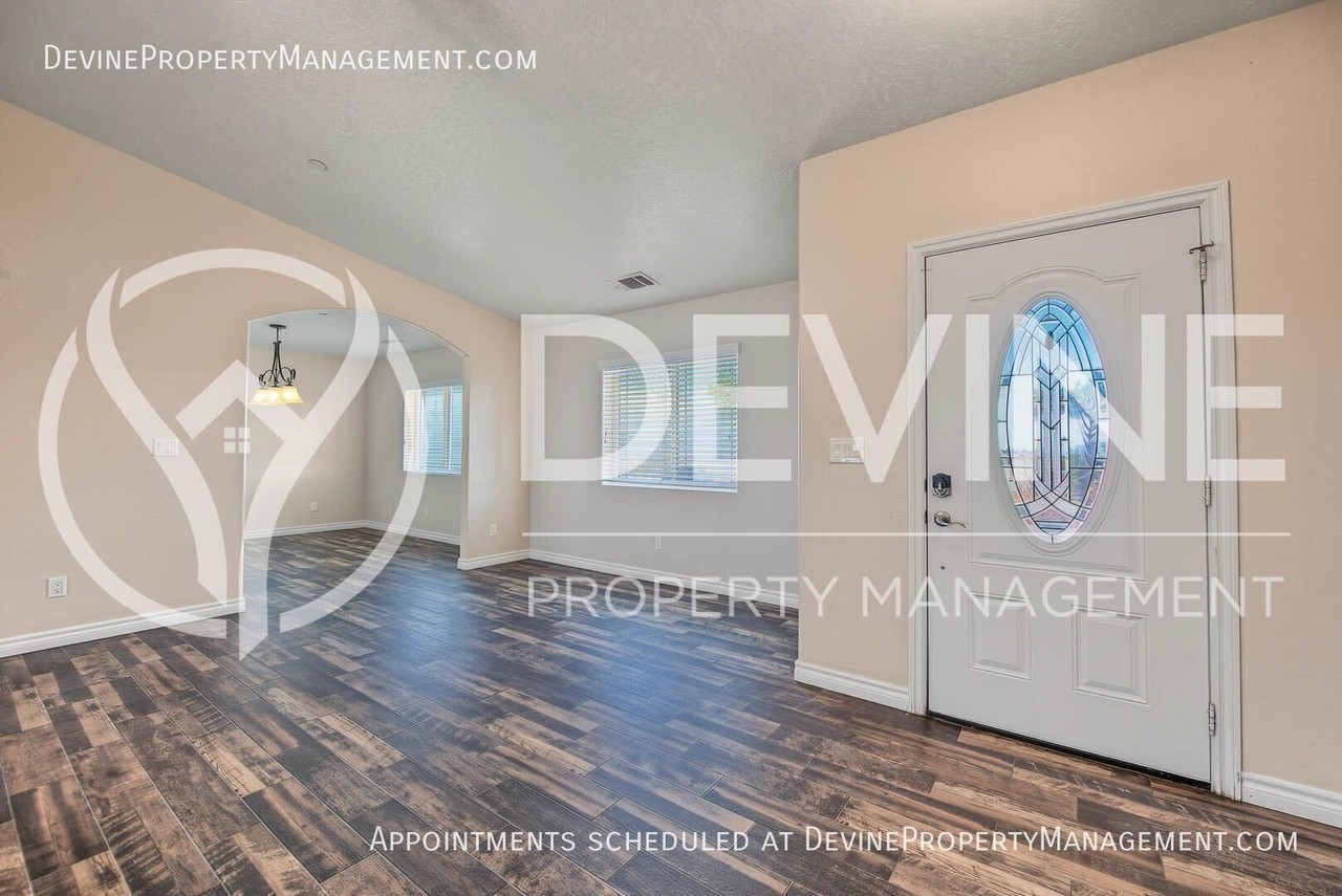 7236 Barker Rd - Photo 7 of 47