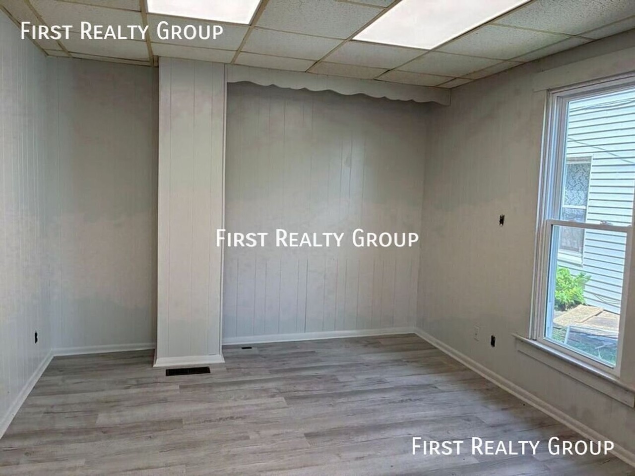 123 E 6th St - Photo 5 of 6