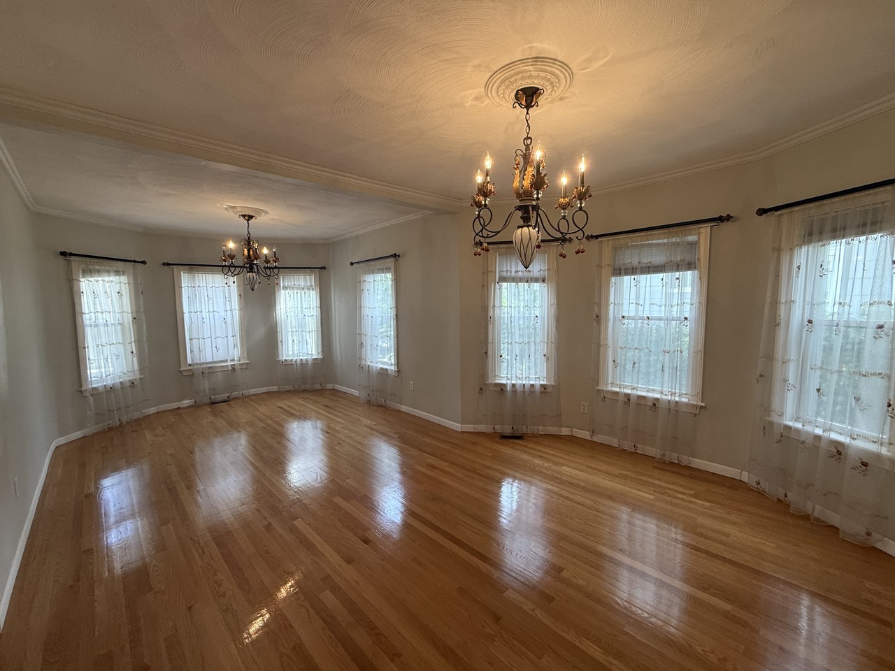 34 Irma Ave #1 - Photo 3 of 13