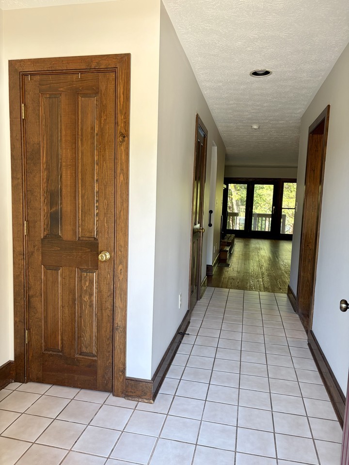 219 Abbey Ln #D - Photo 3 of 18