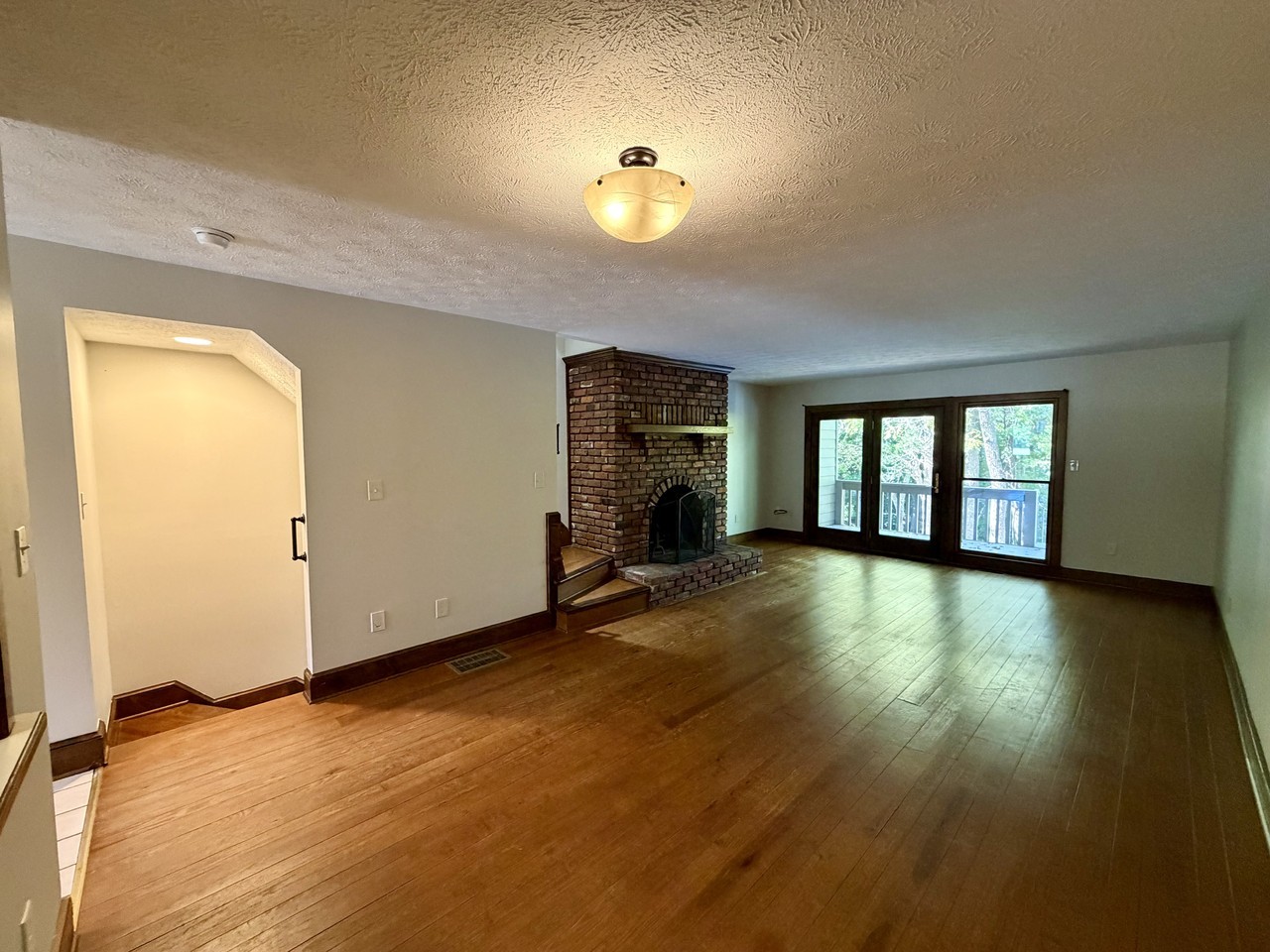 219 Abbey Ln #D - Photo 4 of 18