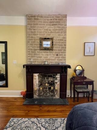 211 S Solomon St #211 - Photo 2 of 17