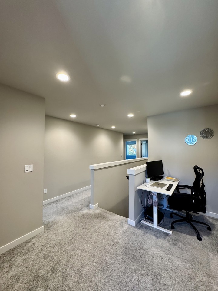 111 161st Pl Se #A2 - Photo 5 of 20