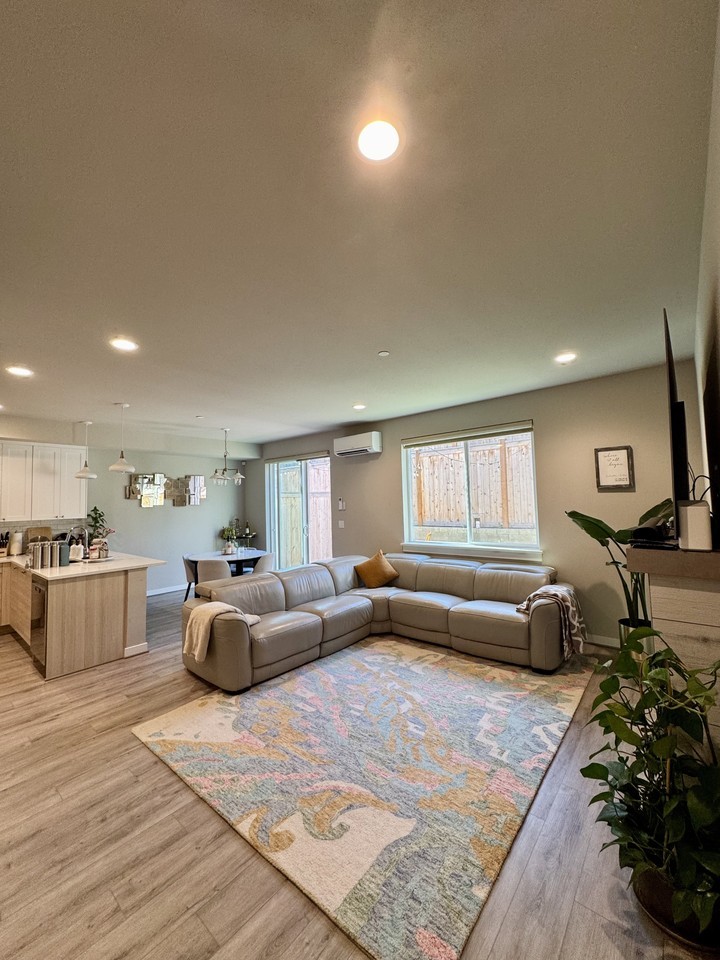 111 161st Pl Se #A2 - Photo 7 of 20