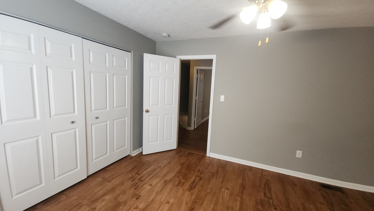 108 Stratford Ct - Photo 6 of 11