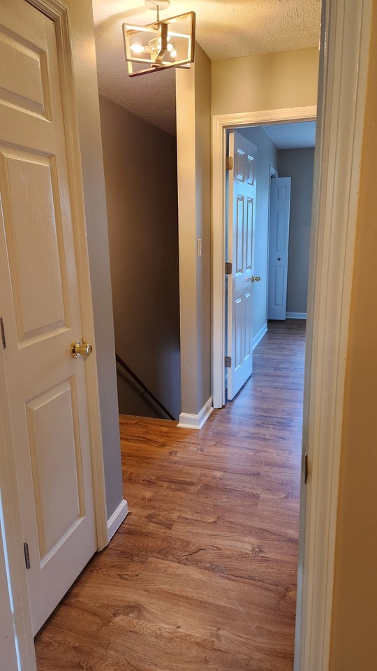 108 Stratford Ct - Photo 7 of 11