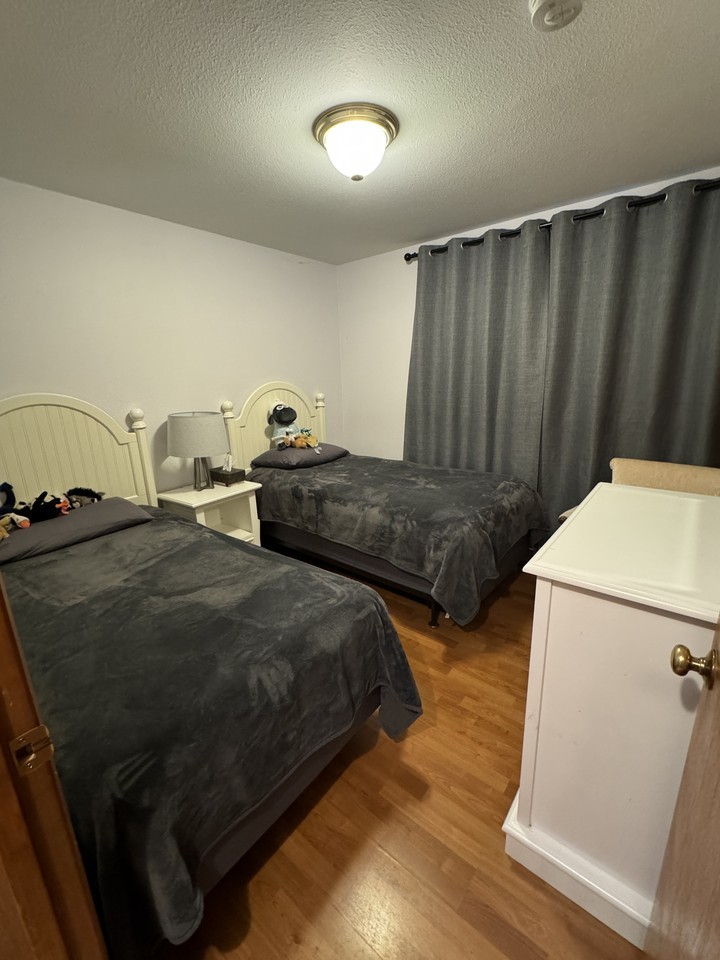 5704 Kingsway #NA - Photo 7 of 13