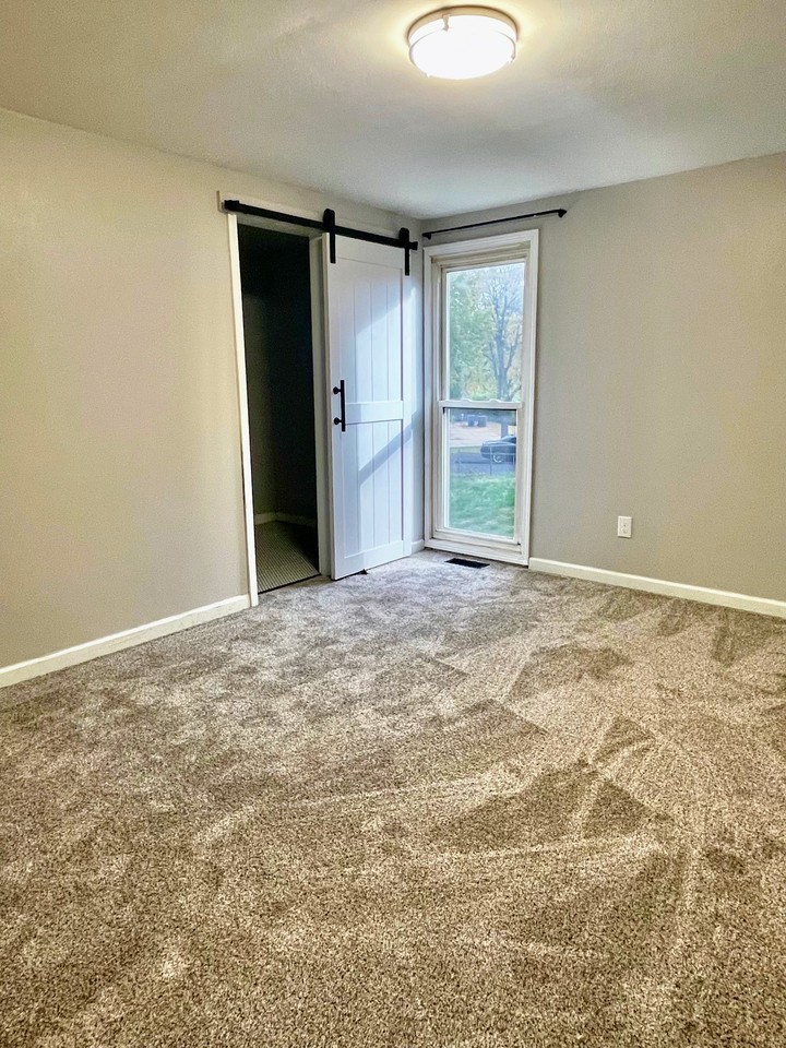 15 Plum Tree Dr #NA - Photo 5 of 6