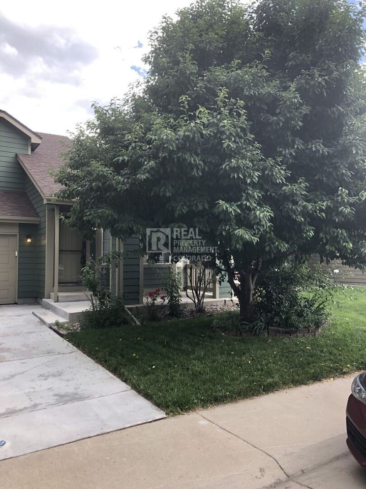 12210 Crabapple St - Photo 2 of 27
