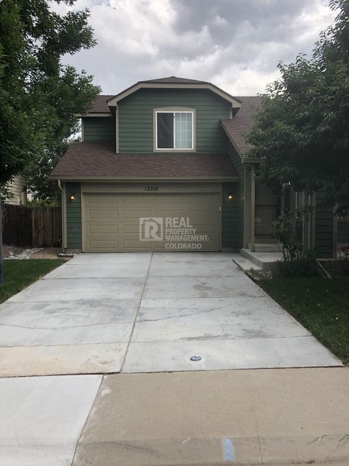 12210 Crabapple St - Photo 3 of 27