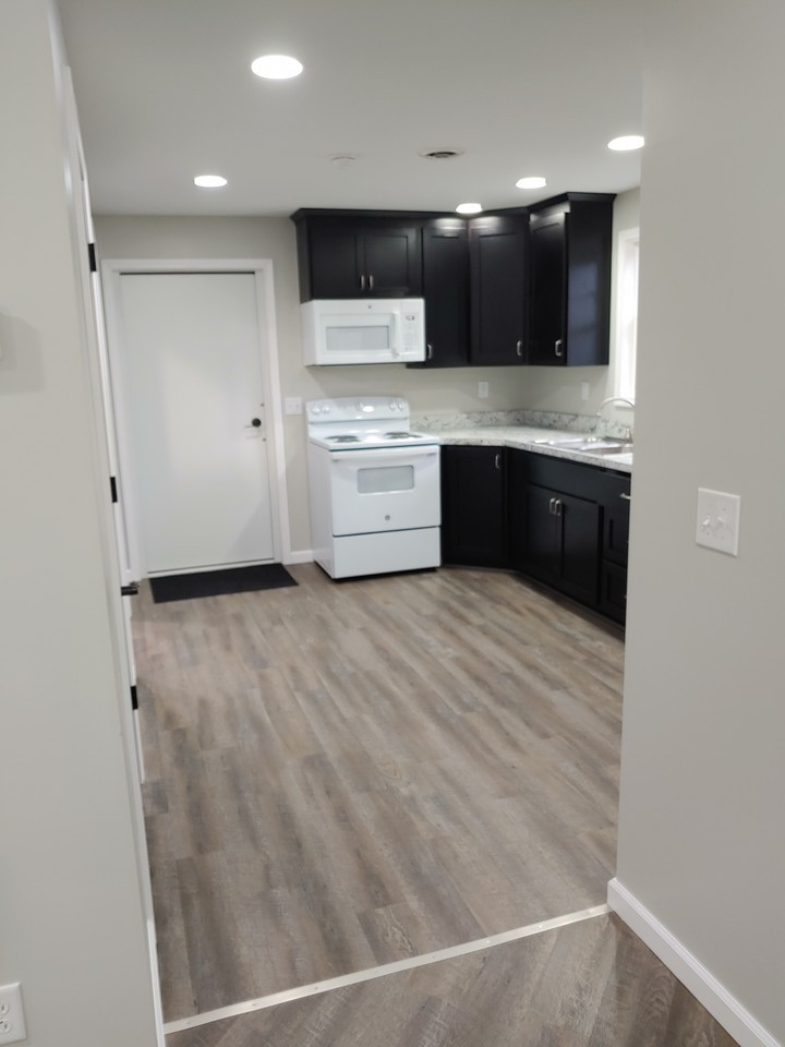 609 S Main St #A - Photo 6 of 13