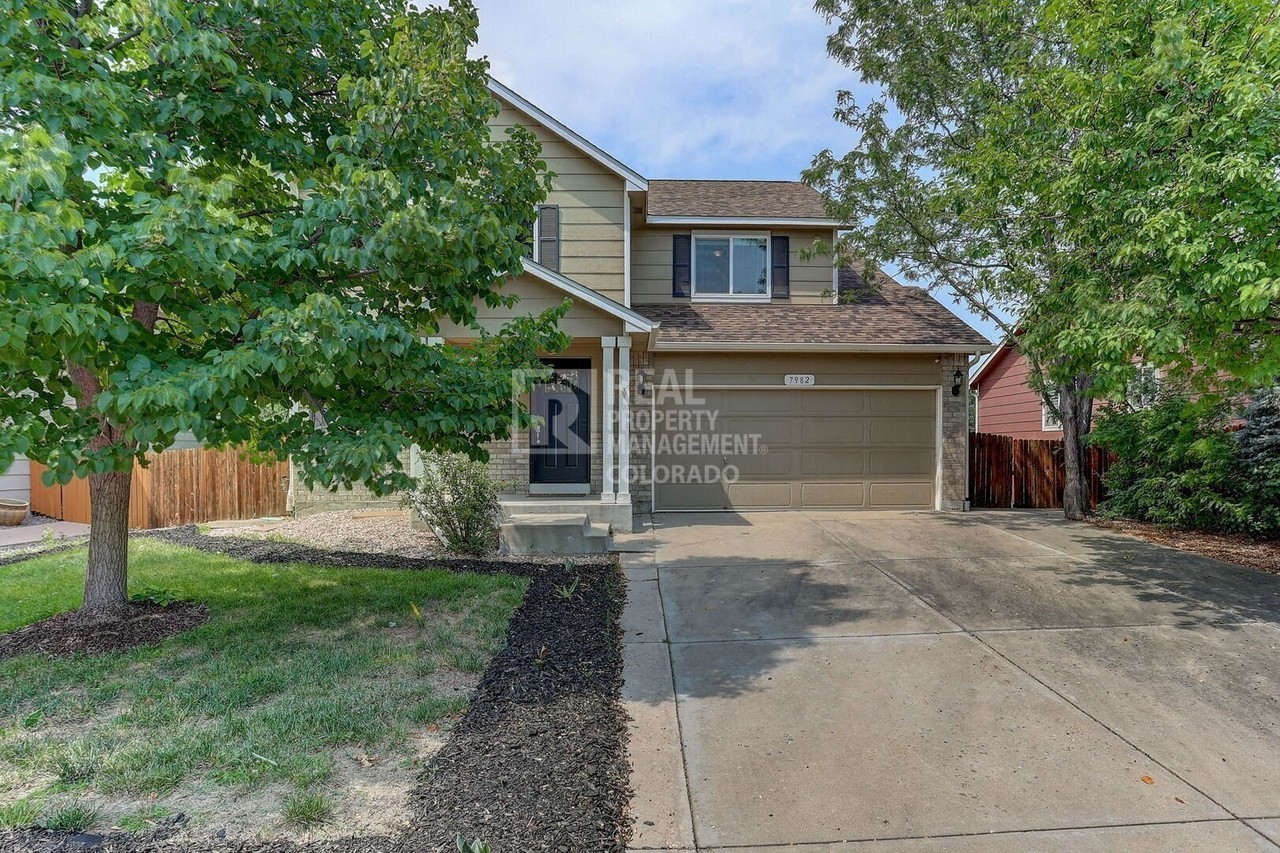 7982 Liley Ave - Photo 2 of 50