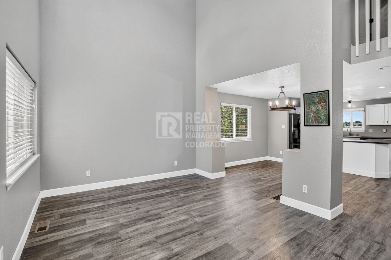 7982 Liley Ave - Photo 4 of 50