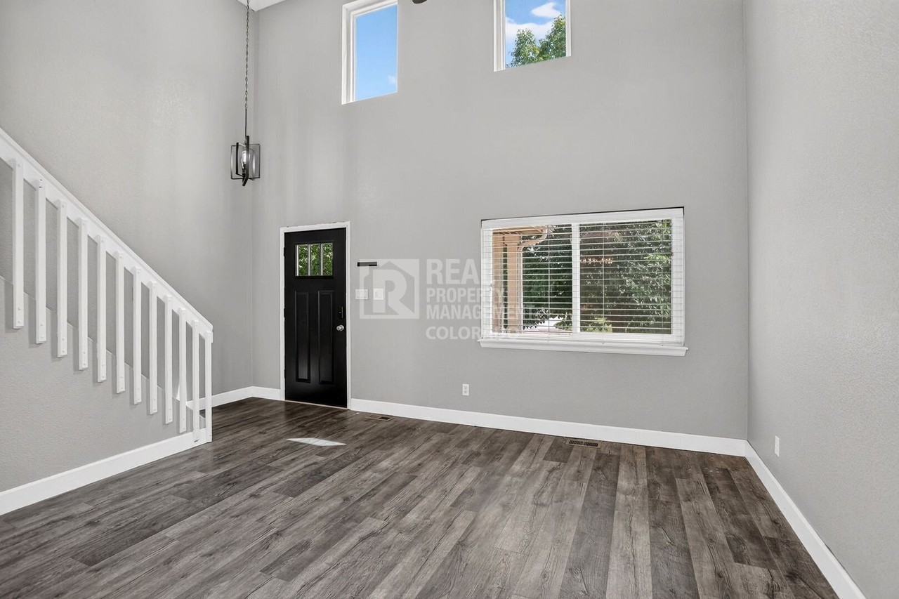 7982 Liley Ave - Photo 5 of 50