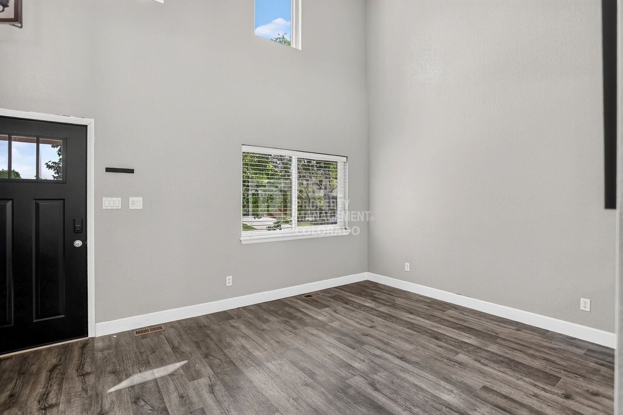 7982 Liley Ave - Photo 6 of 50