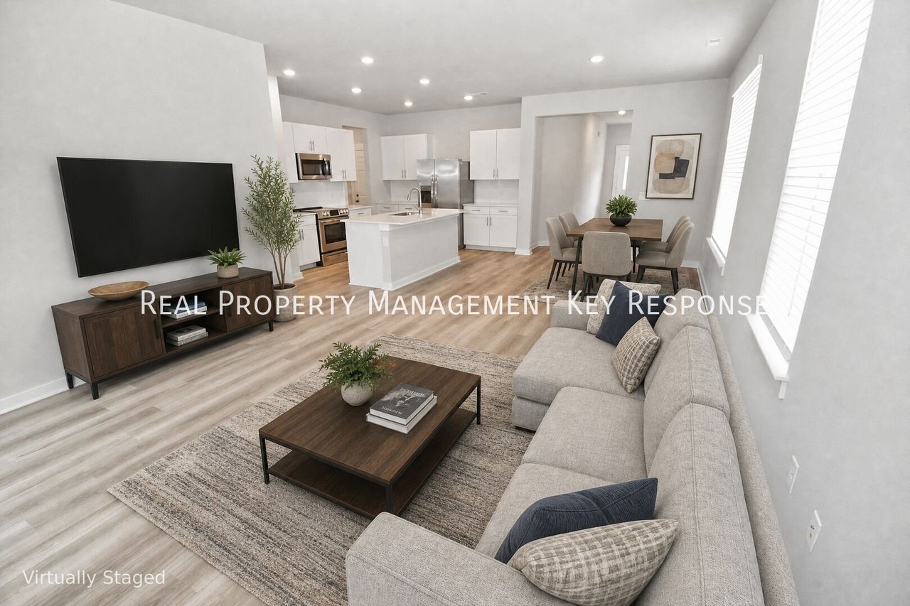 3139 Lamond Dr - Photo 3 of 31