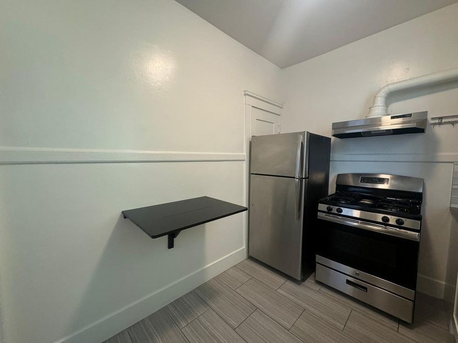 1434 Jackson St #08 - Photo 3 of 23