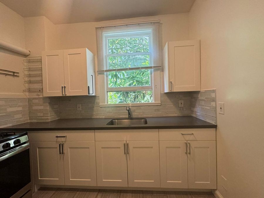 1434 Jackson St #08 - Photo 4 of 23