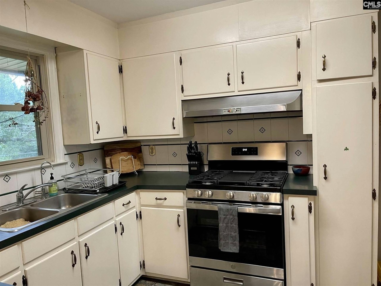 1522 Bradley Dr #NA - Photo 3 of 9