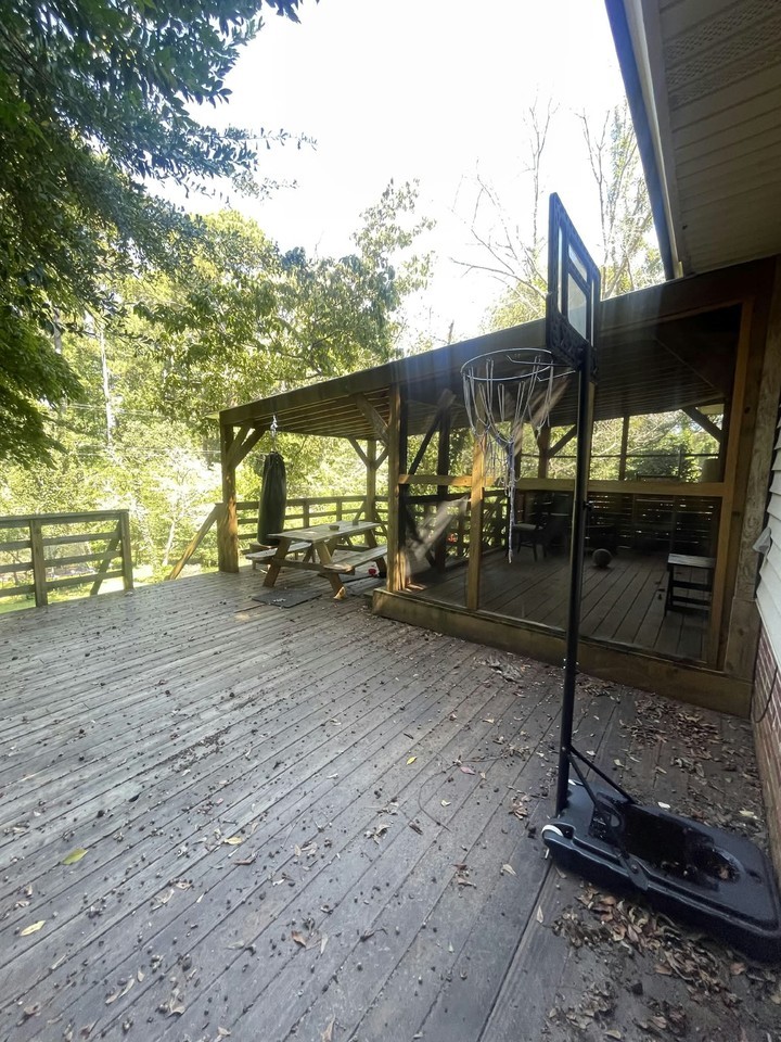 1522 Bradley Dr #NA - Photo 7 of 9