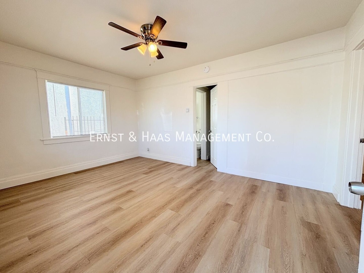 154 E Eagle St #05 - Photo 3 of 12