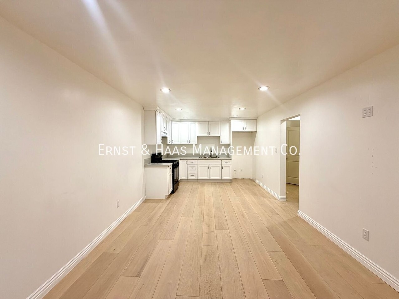 131 W Louise St #A - Photo 2 of 12