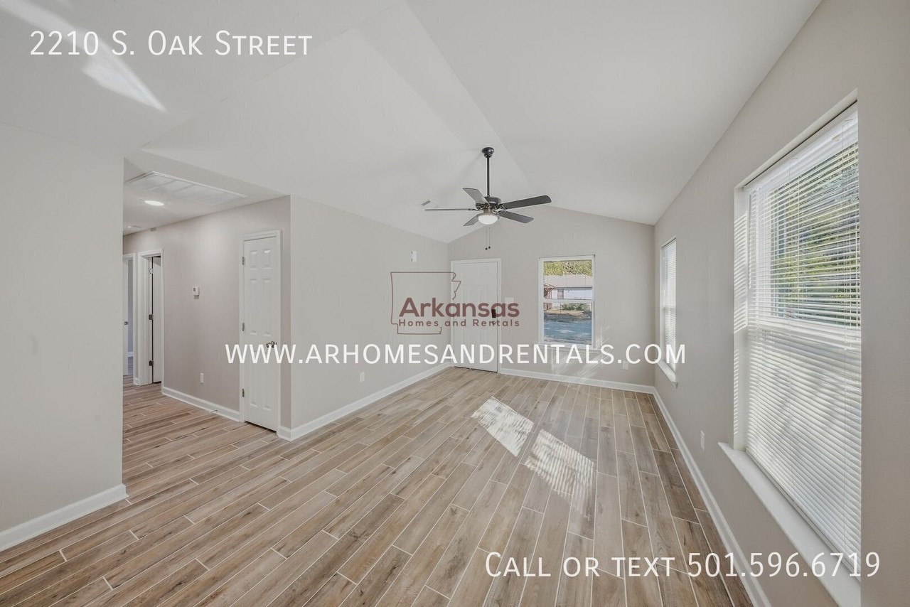 2210 S Oak St - Photo 2 of 18
