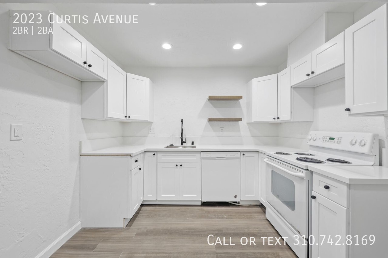 2023 Curtis Ave - Photo 2 of 19