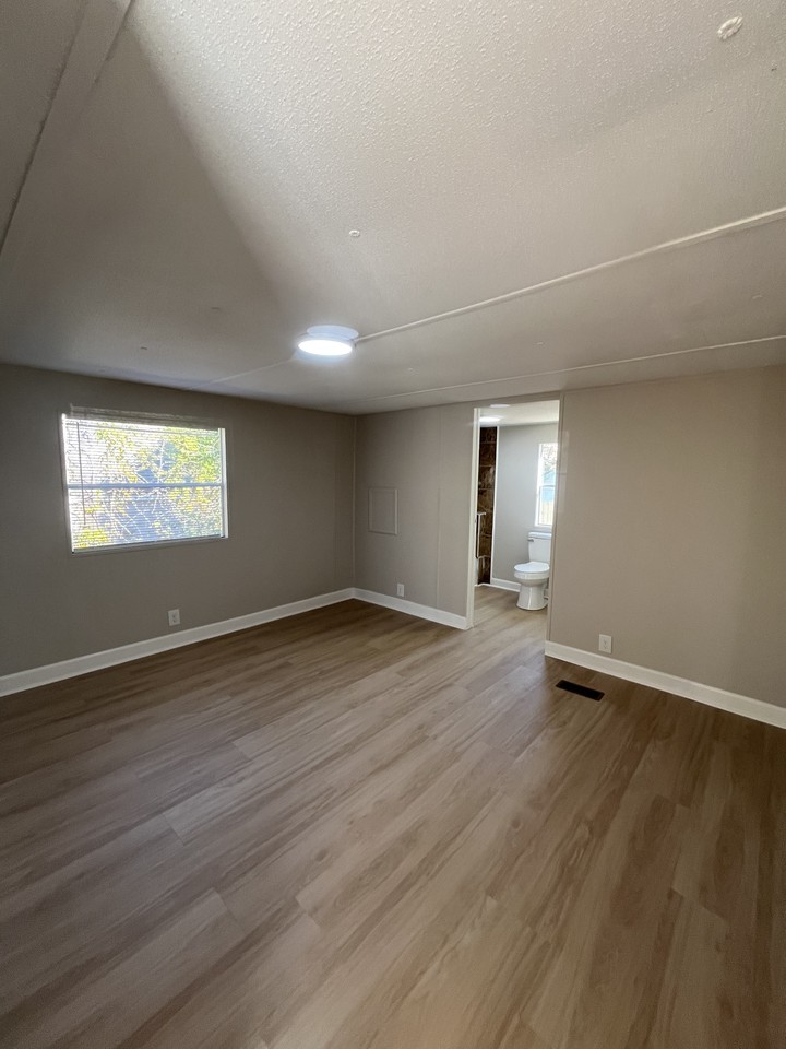 130 Allen Ave #NA - Photo 5 of 9