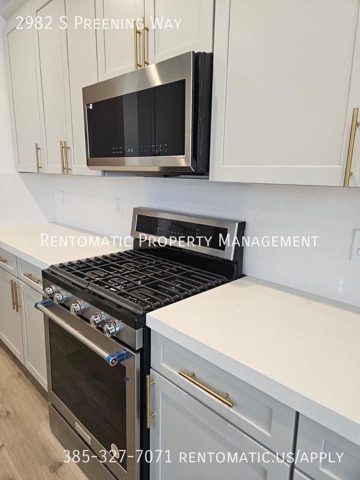 2982 S Preening Way - Photo 3 of 39