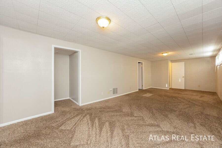 4502 Moffat Ln - Photo 7 of 21