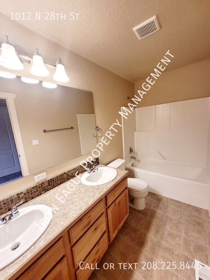 1012 N 28th St - Photo 7 of 8