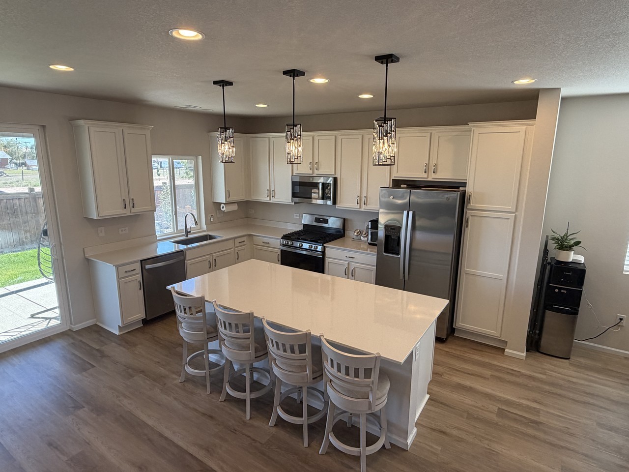 12570 Poplar St - Photo 4 of 19